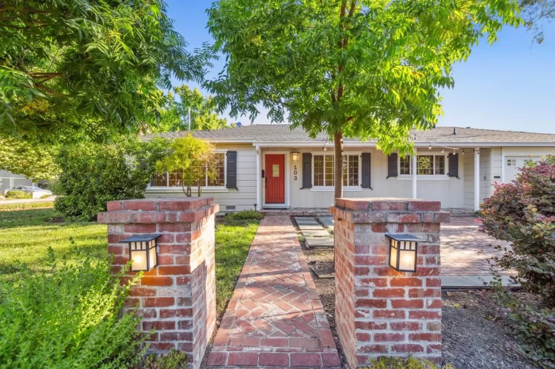 103 Dunsmuir Way:  Beautiful 3 Bed 2 Bath Rental Home in Menlo Park.  Click for more photos.
